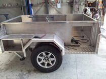 Off-road camper trailer