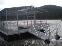 Floating dock structure